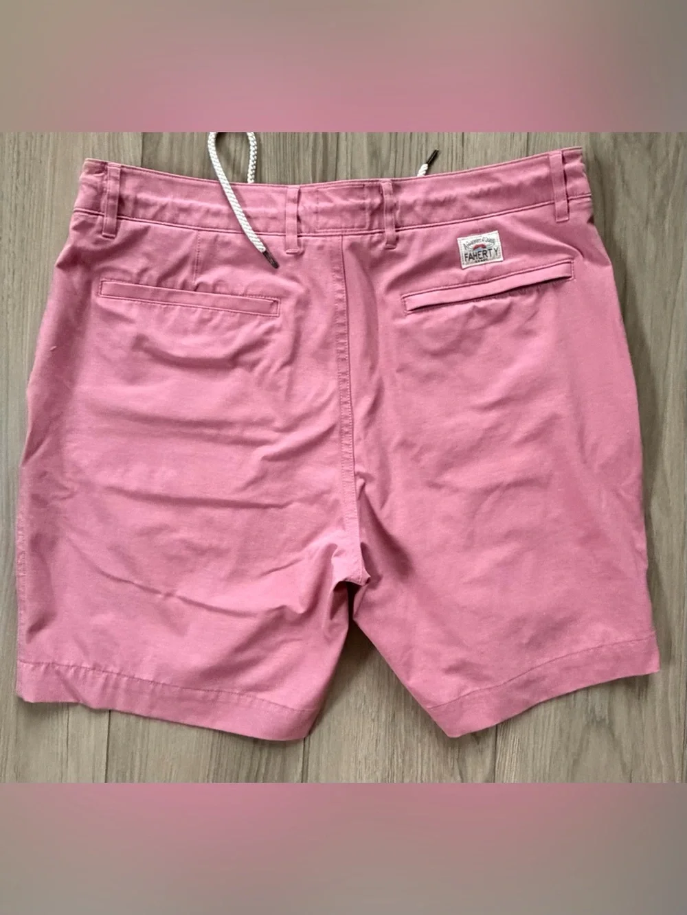 Faherty All Day Shorts Men's Casual Drawstring 7” Shorts - sz 32 Pink